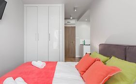 Rent Like Home - Oxygen Wronia 45 II
